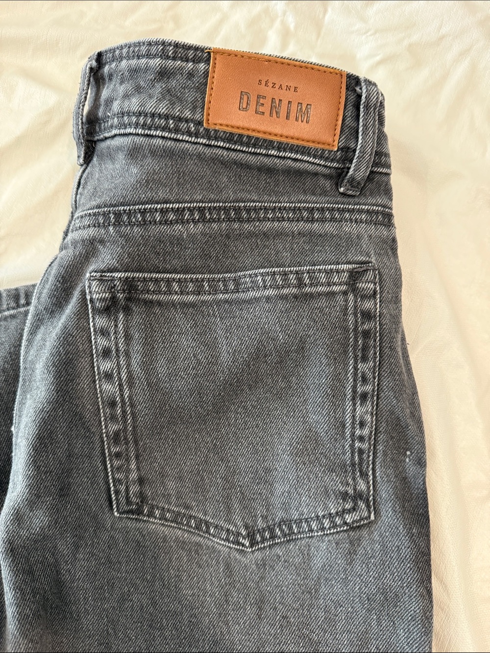 Sezane Denim Black/Charcoal Jeans with Yellow Flower Embroidery - Picture 2 of 8